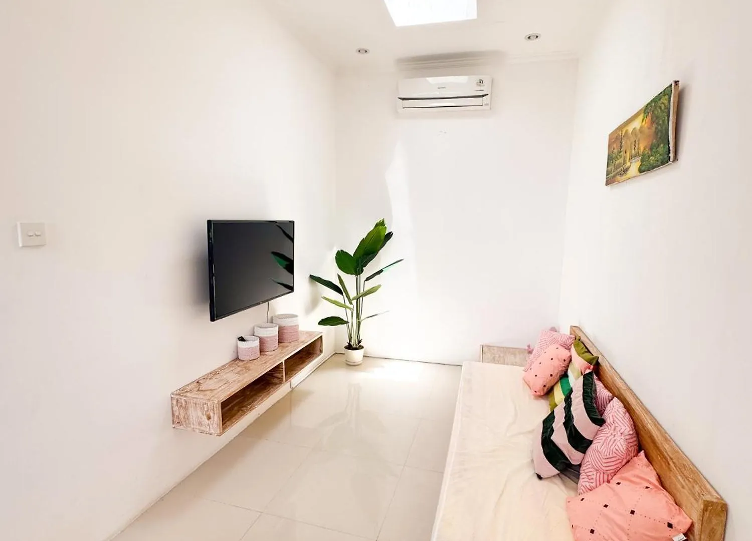 Casa De Three Seminyak Beach